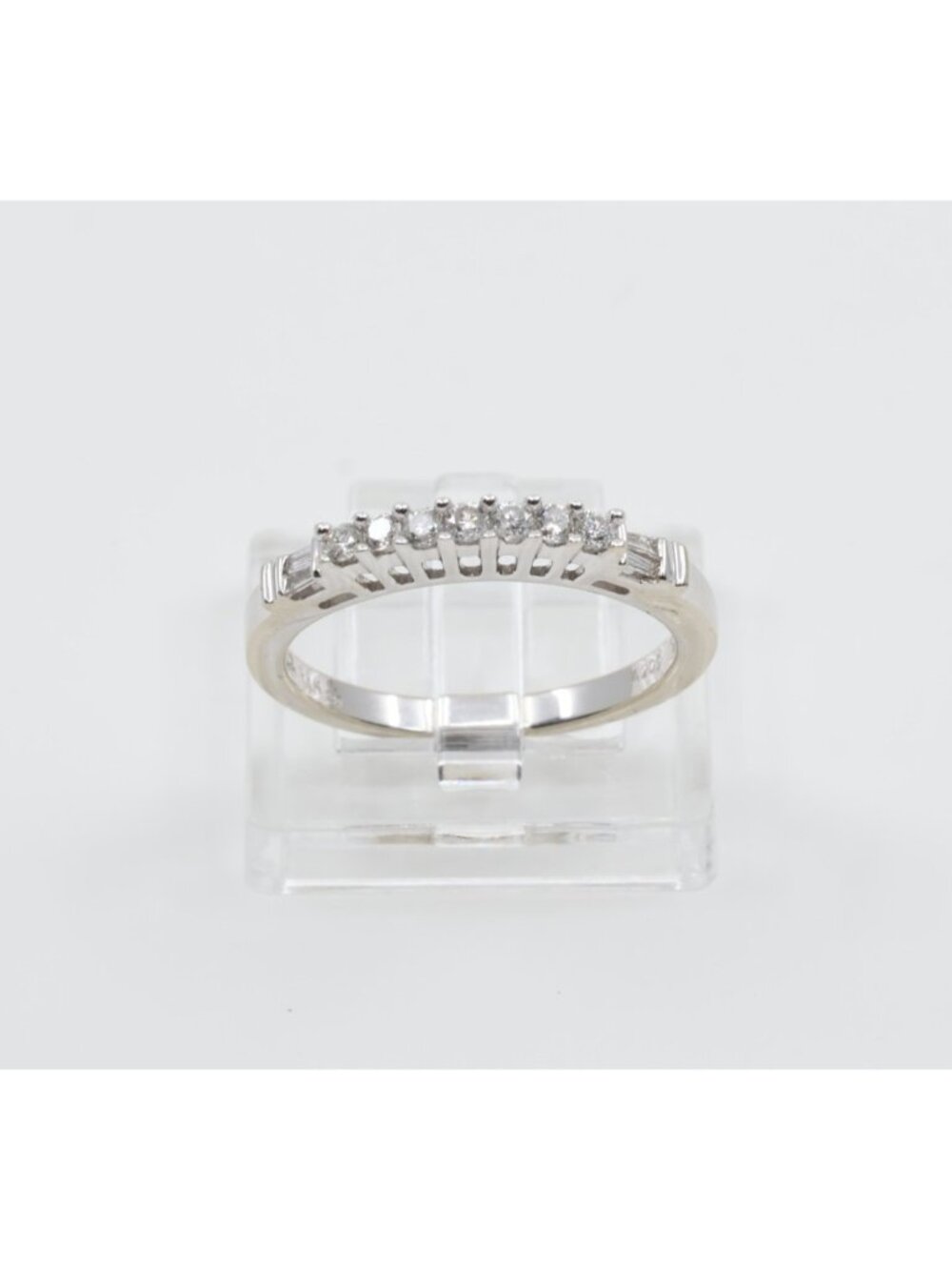 14K Solid White Gold Single Row Diamond Stackable Wedding Band Ring - Size 7.25